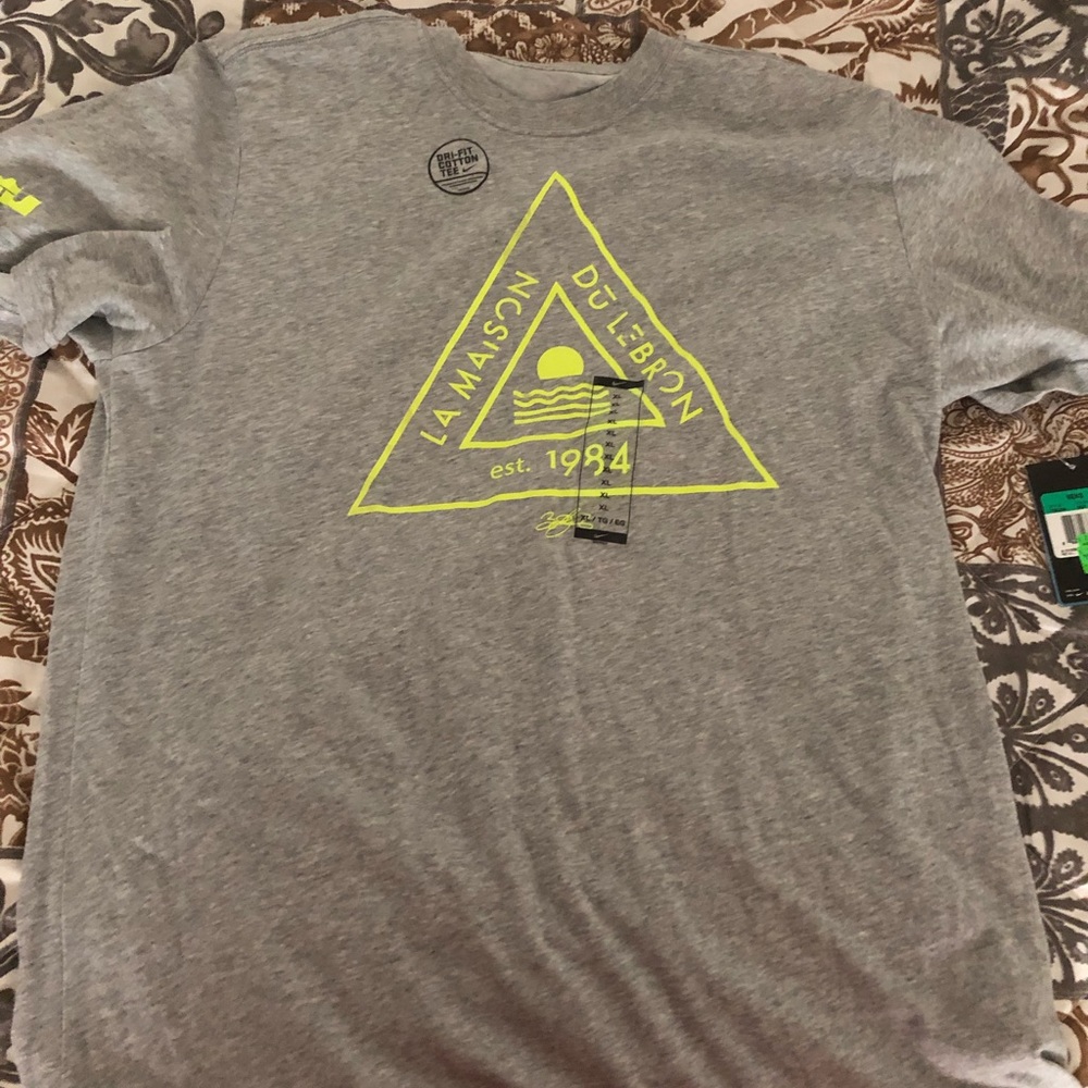 Nike Dri Fit shirt La Madison Dū Lebron
